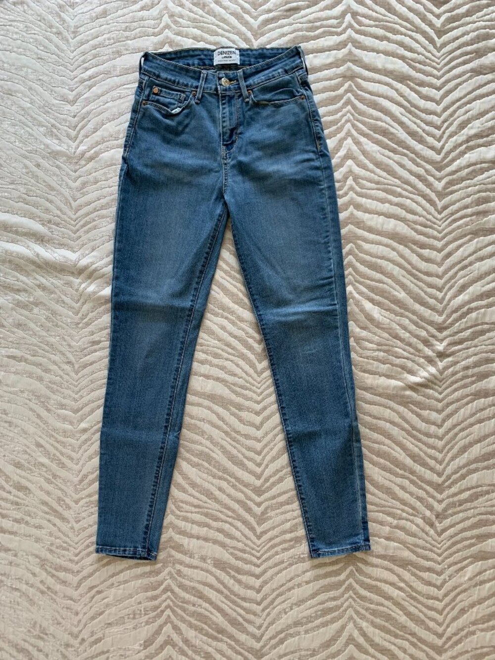 Denizen from Levis Medium Wash Slim Skinny Denim Jeans Size 2